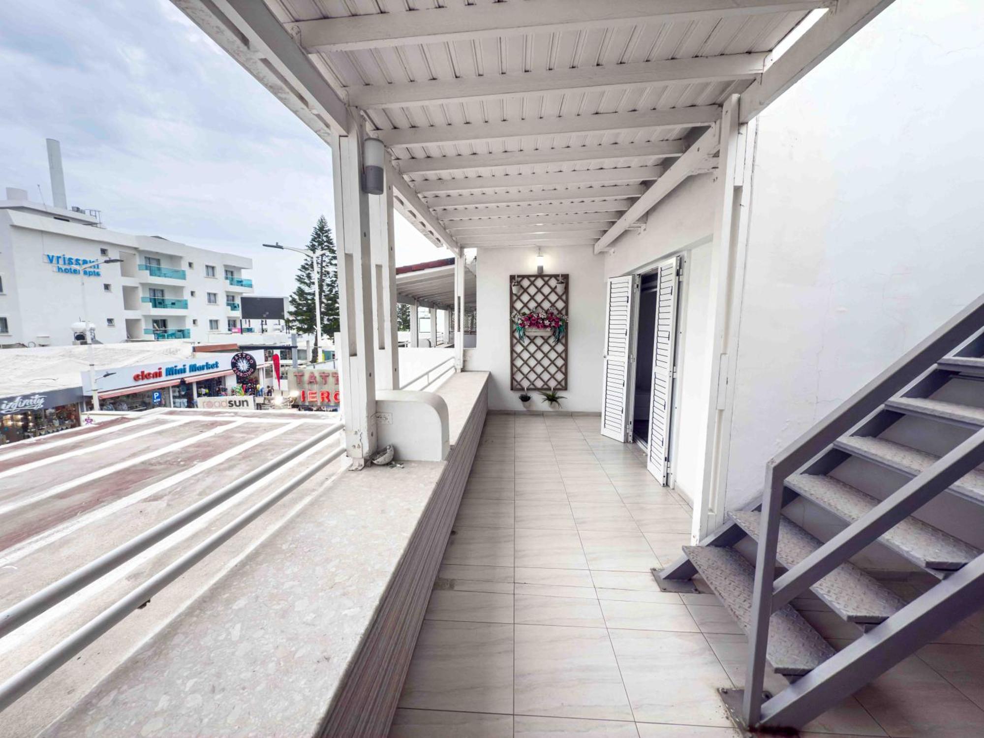 Sofia'S Seaview Apartment โปรทาราส ภายนอก รูปภาพ
